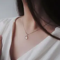 Подвеска с цепочкой плод Лунный камень серебристая