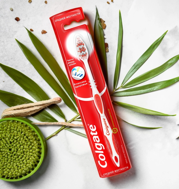 Зубная щетка COLGATE Классика Здоровья, средней жесткости