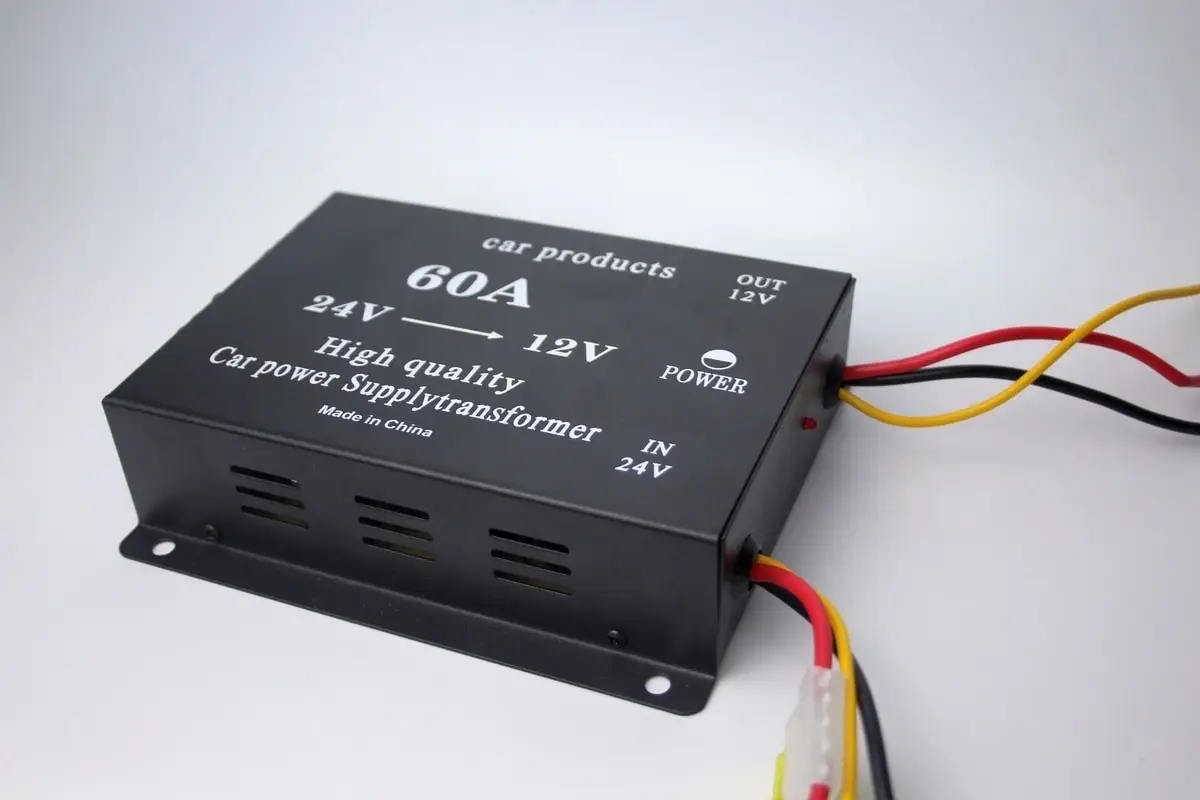 Преобразователь напряжения Инвертор 60A 24V-12V