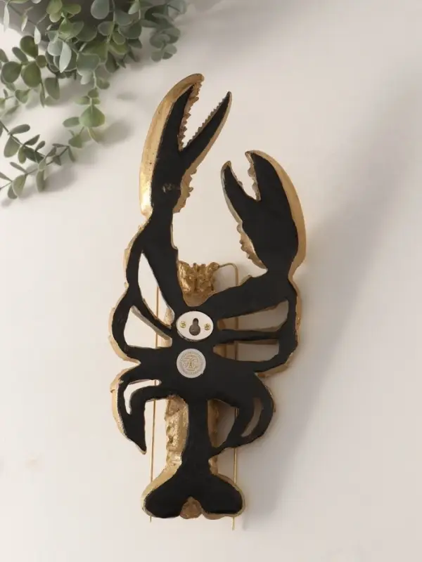 Сувенир полистоун "Золотой лобстер" 32х14х6,7 см