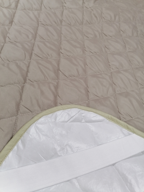 Наматрасник стежка непромокаемый на 4-х резинках св. серый 140/200